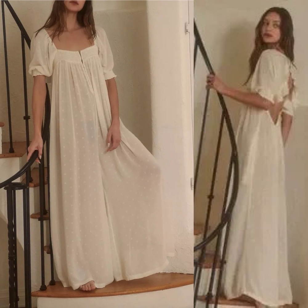 Free People Last Chance Ivory Flowy Jumpsuit XS 
RARE!!!